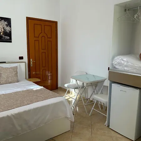 Agolli 招待所 Vlorë